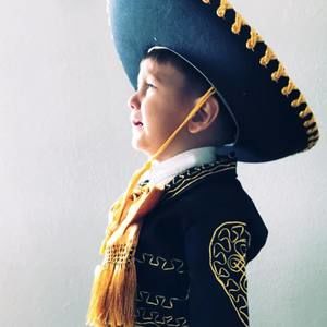 Meet your Posher, Luis n becky